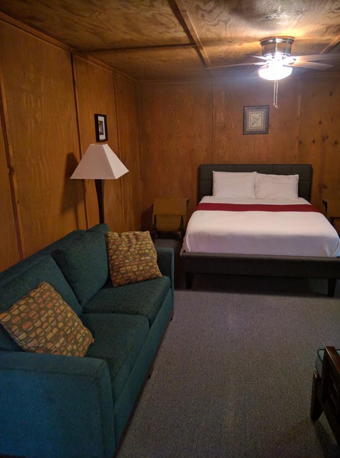 The Sugar Creek Retreat Bed & Breakfast Garfield Exterior photo